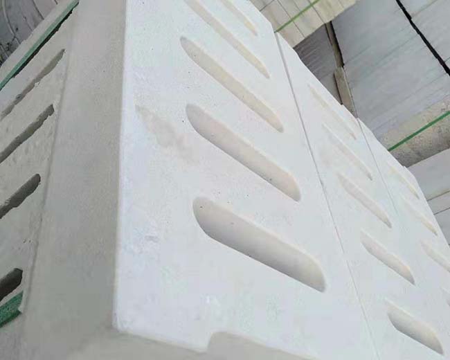 噸桶吹塑機的溫度過高會有什么后果